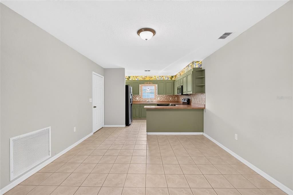 For Sale: $189,900 (3 beds, 2 baths, 1726 Square Feet)