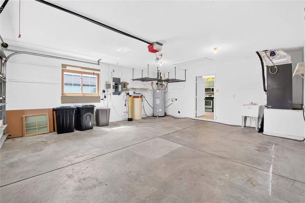 For Sale: $189,900 (3 beds, 2 baths, 1726 Square Feet)