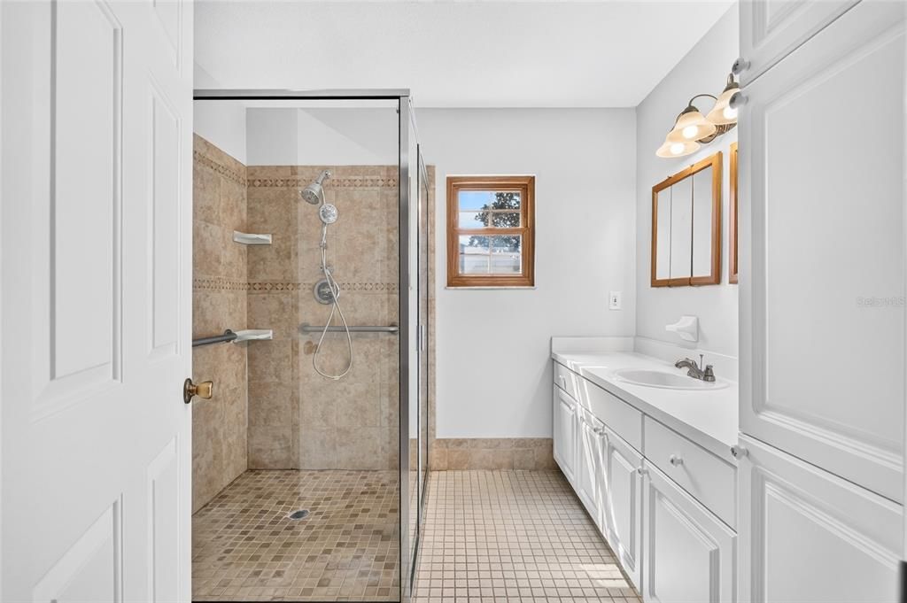 For Sale: $189,900 (3 beds, 2 baths, 1726 Square Feet)