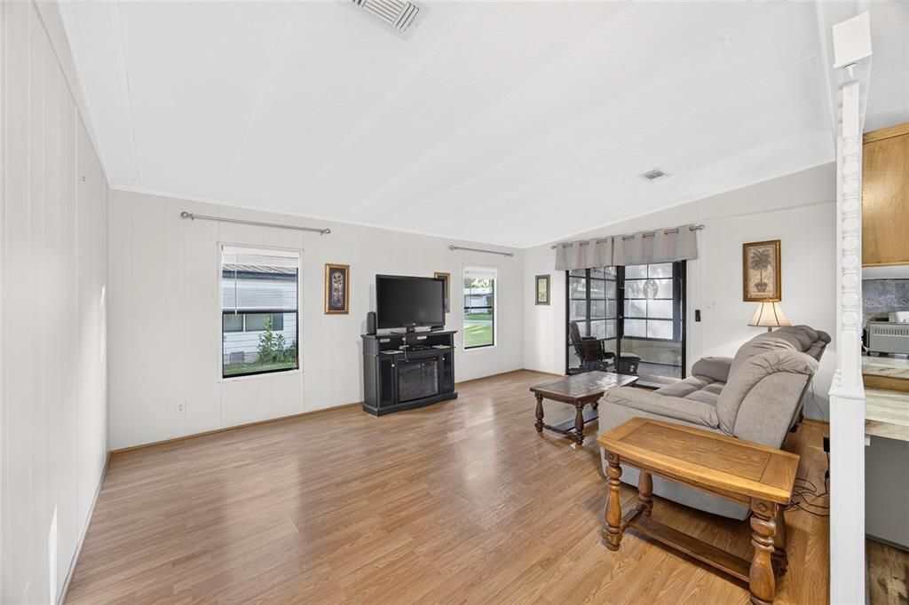 En Venta: $130,000 (2 camas, 2 baños, 1248 Pies cuadrados)