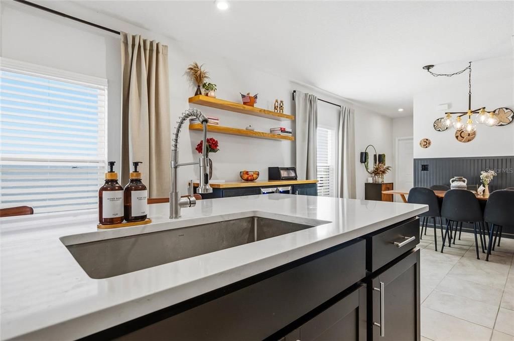 En Venta: $330,000 (3 camas, 2 baños, 1500 Pies cuadrados)