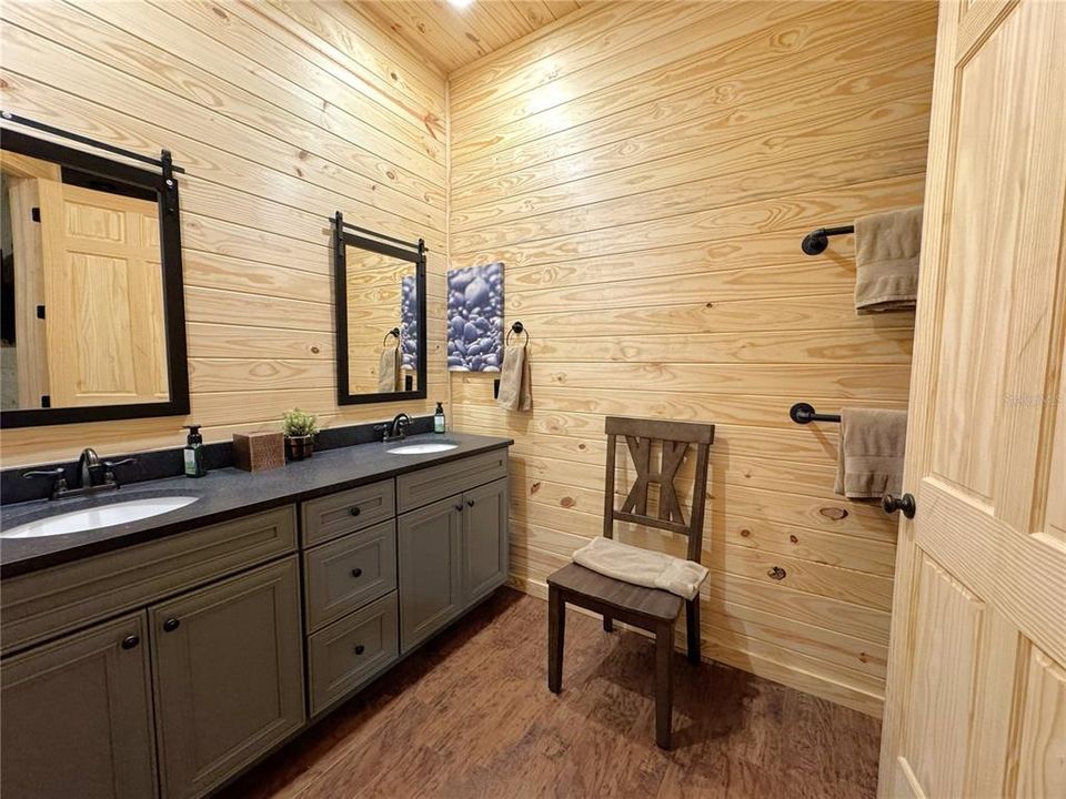 En Renta: $3,500 (4 camas, 3 baños, 2000 Pies cuadrados)