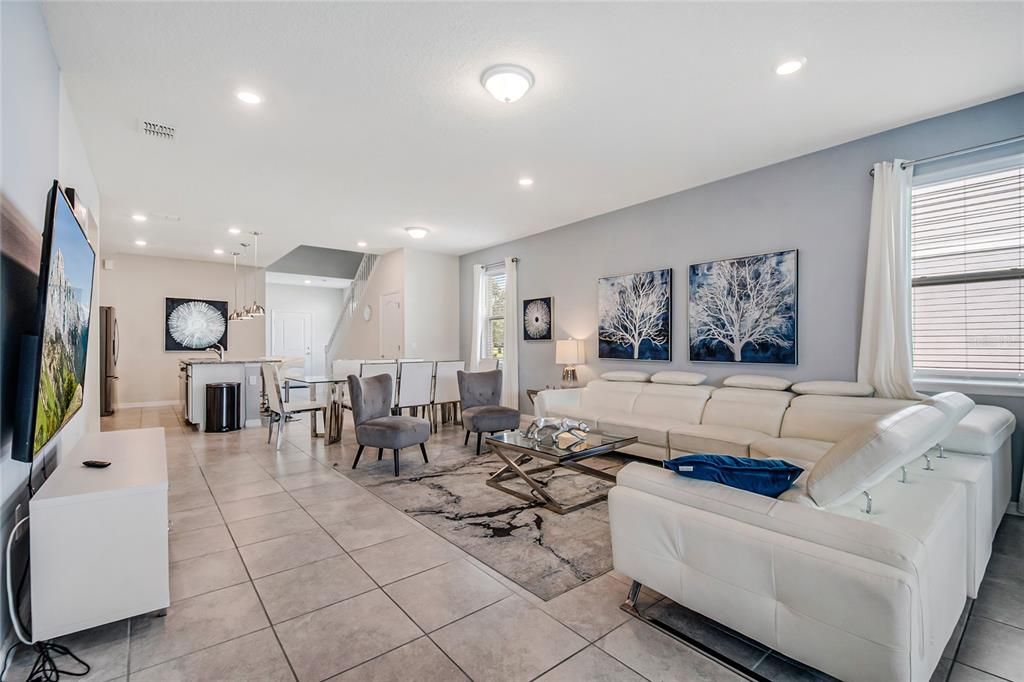 En Venta: $646,800 (7 camas, 4 baños, 3370 Pies cuadrados)