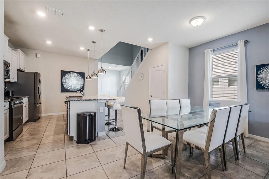En Venta: $646,800 (7 camas, 4 baños, 3370 Pies cuadrados)