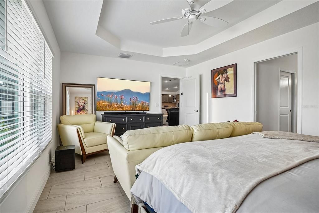 En Venta: $885,000 (3 camas, 2 baños, 1951 Pies cuadrados)