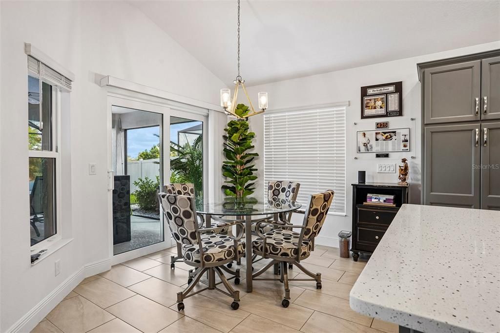 En Venta: $885,000 (3 camas, 2 baños, 1951 Pies cuadrados)