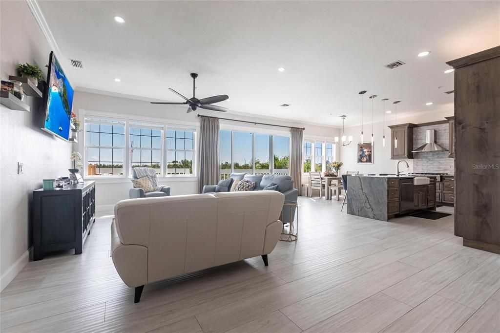 En Venta: $1,699,000 (4 camas, 2 baños, 2588 Pies cuadrados)