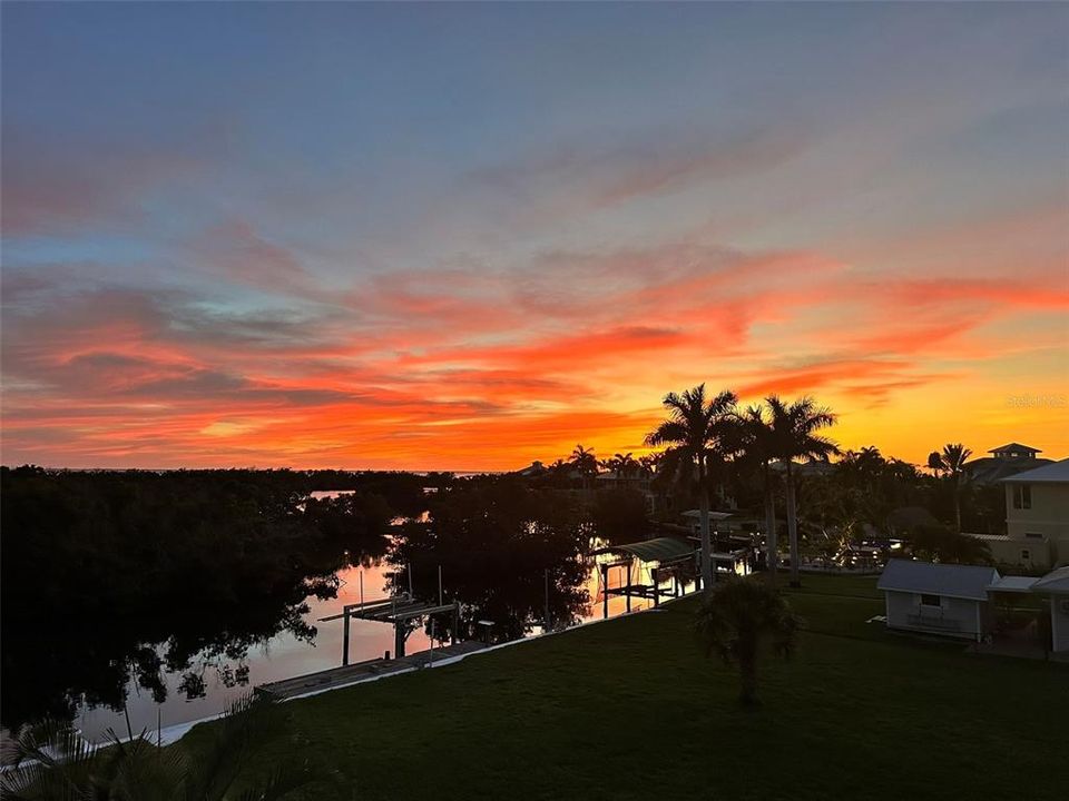 En Venta: $1,699,000 (4 camas, 2 baños, 2588 Pies cuadrados)