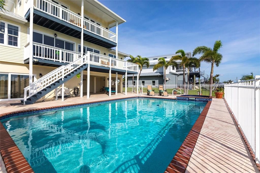 En Venta: $1,699,000 (4 camas, 2 baños, 2588 Pies cuadrados)