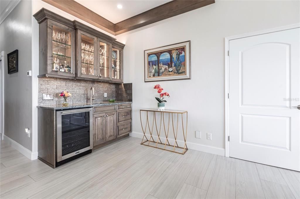 En Venta: $1,699,000 (4 camas, 2 baños, 2588 Pies cuadrados)