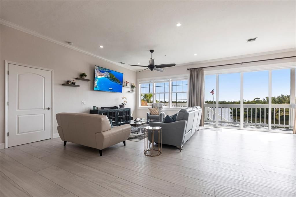 En Venta: $1,699,000 (4 camas, 2 baños, 2588 Pies cuadrados)