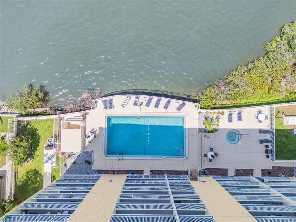 En Venta: $245,000 (2 camas, 2 baños, 1060 Pies cuadrados)
