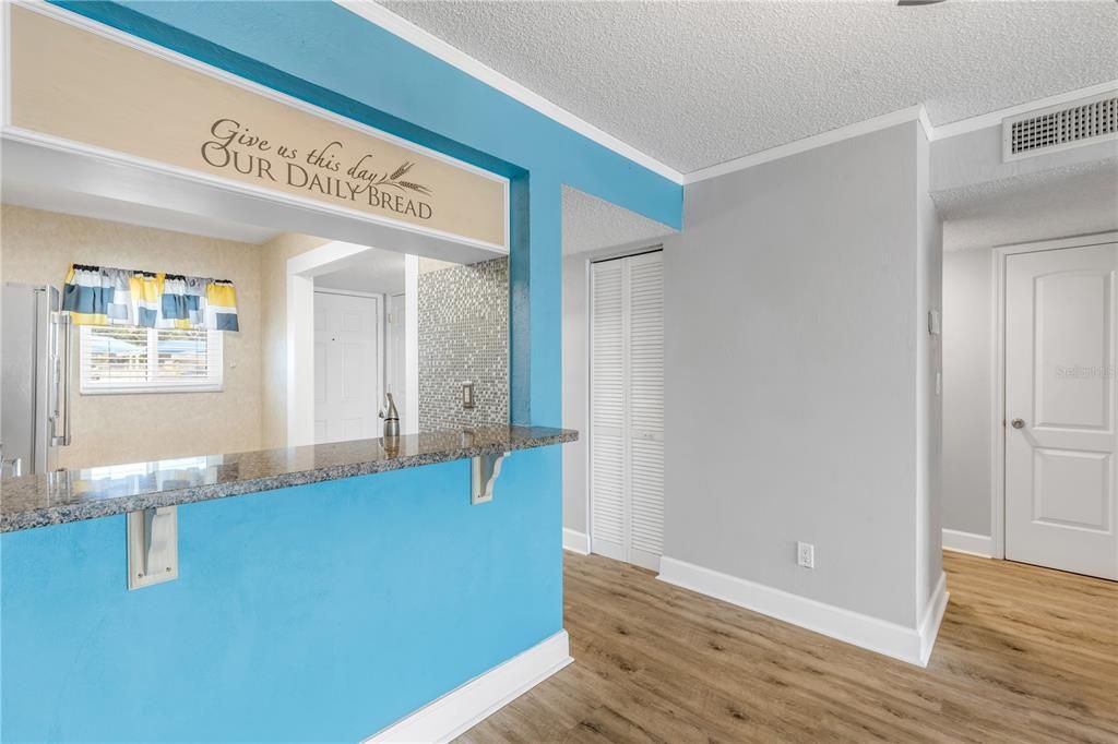 En Venta: $245,000 (2 camas, 2 baños, 1060 Pies cuadrados)
