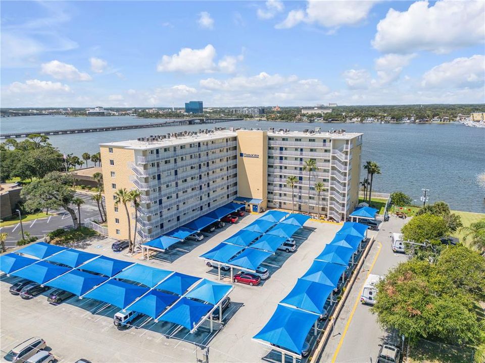 En Venta: $245,000 (2 camas, 2 baños, 1060 Pies cuadrados)
