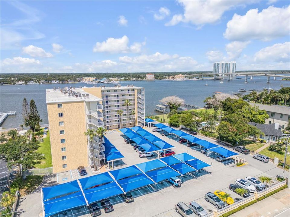 En Venta: $245,000 (2 camas, 2 baños, 1060 Pies cuadrados)