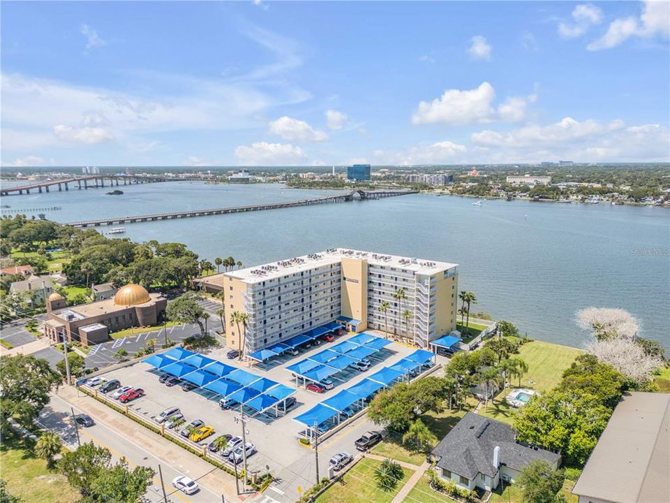 En Venta: $245,000 (2 camas, 2 baños, 1060 Pies cuadrados)