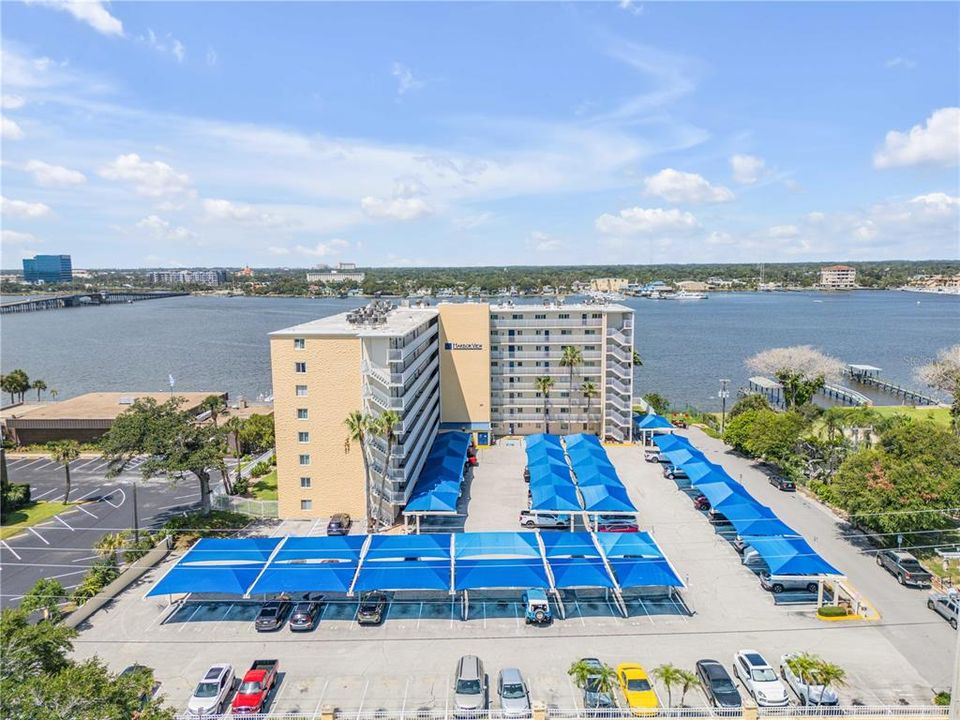 En Venta: $245,000 (2 camas, 2 baños, 1060 Pies cuadrados)