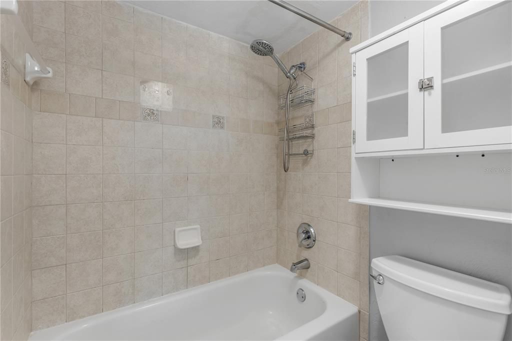 En Venta: $245,000 (2 camas, 2 baños, 1060 Pies cuadrados)