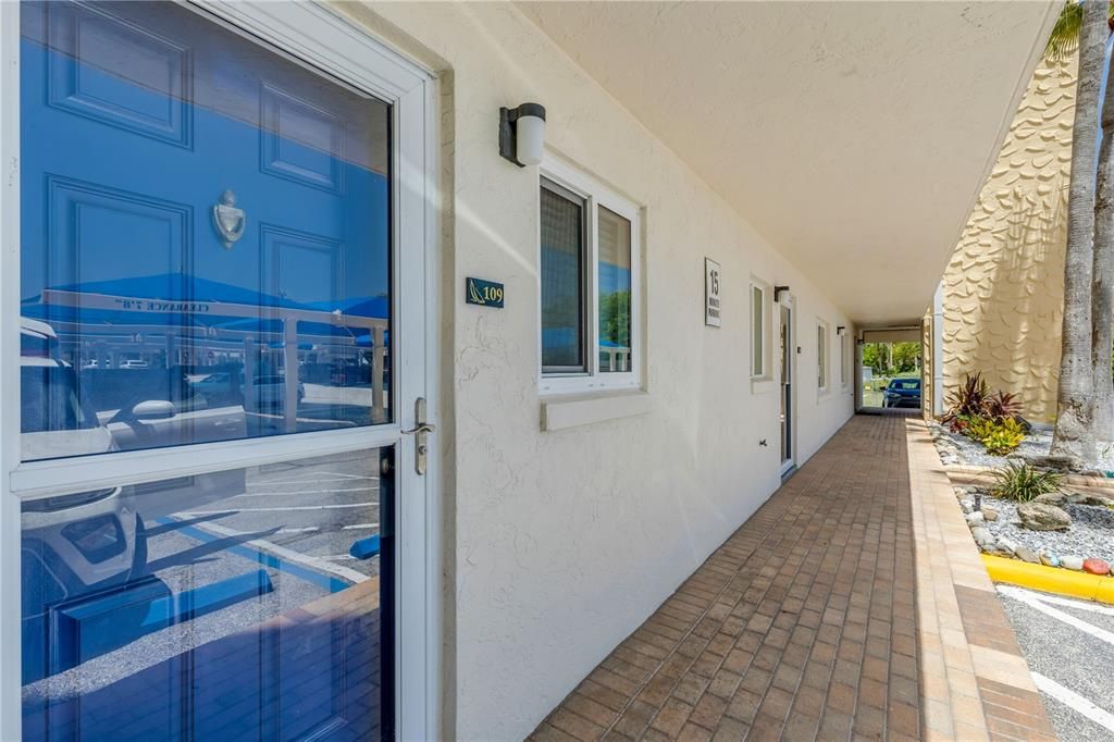 En Venta: $245,000 (2 camas, 2 baños, 1060 Pies cuadrados)