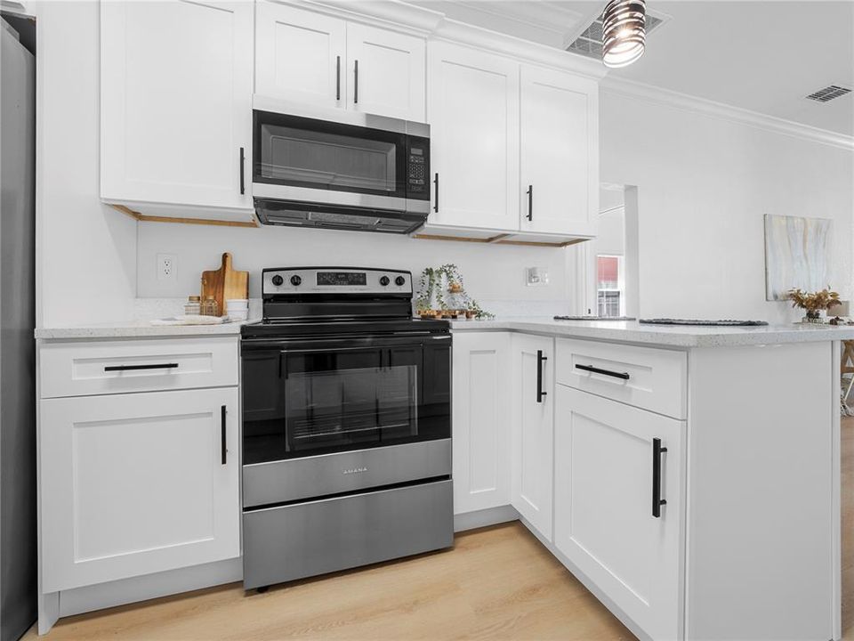 На продажу: $329,900 (3 спален, 2 ванн, 1288 Квадратных фут)