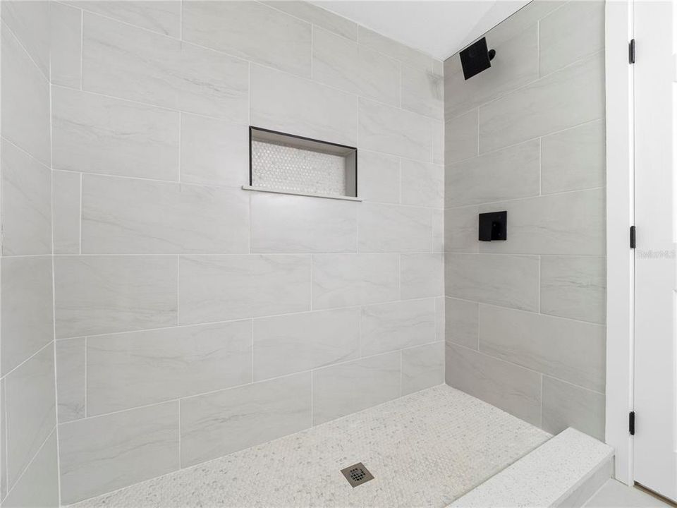 На продажу: $329,900 (3 спален, 2 ванн, 1288 Квадратных фут)