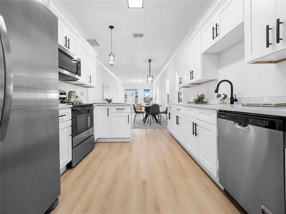 На продажу: $329,900 (3 спален, 2 ванн, 1288 Квадратных фут)