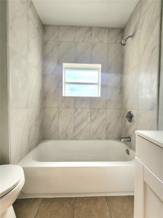 На продажу: $239,999 (3 спален, 1 ванн, 850 Квадратных фут)