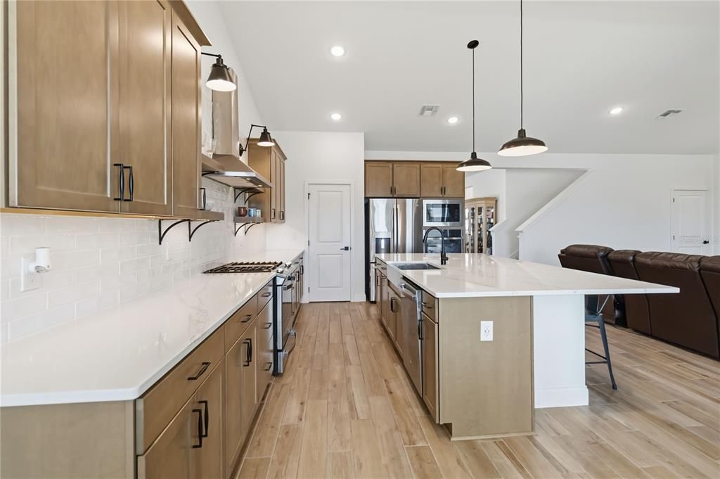 En Venta: $699,000 (4 camas, 3 baños, 3563 Pies cuadrados)
