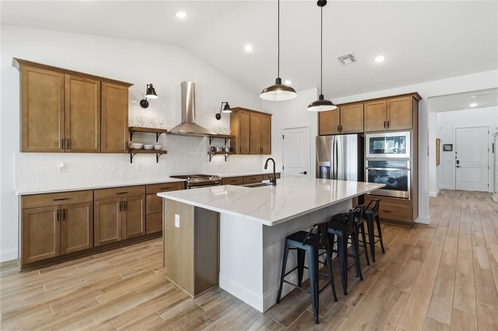 En Venta: $699,000 (4 camas, 3 baños, 3563 Pies cuadrados)