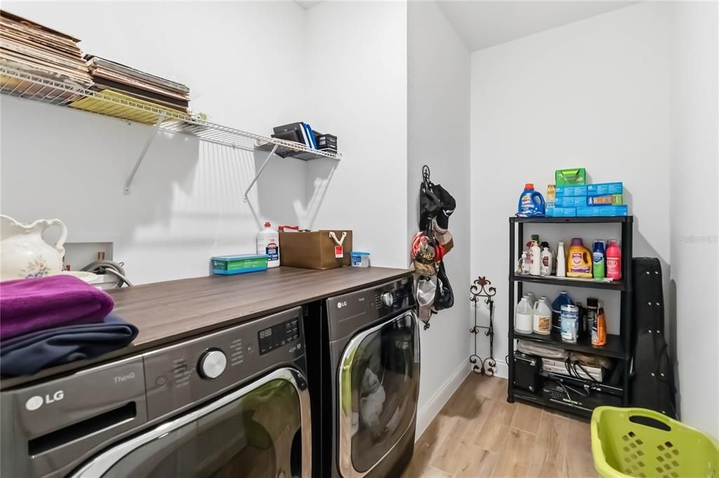 En Venta: $699,000 (4 camas, 3 baños, 3563 Pies cuadrados)