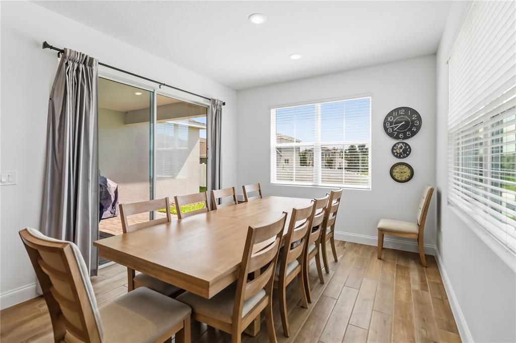 En Venta: $699,000 (4 camas, 3 baños, 3563 Pies cuadrados)