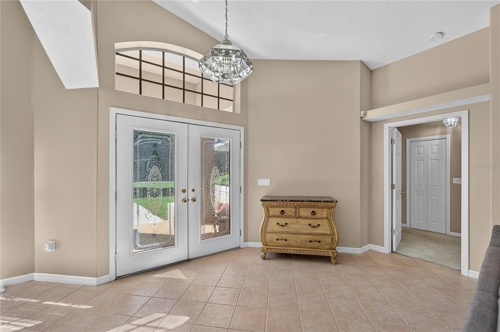 For Sale: $1,200,000 (3 beds, 3 baths, 2472 Square Feet)