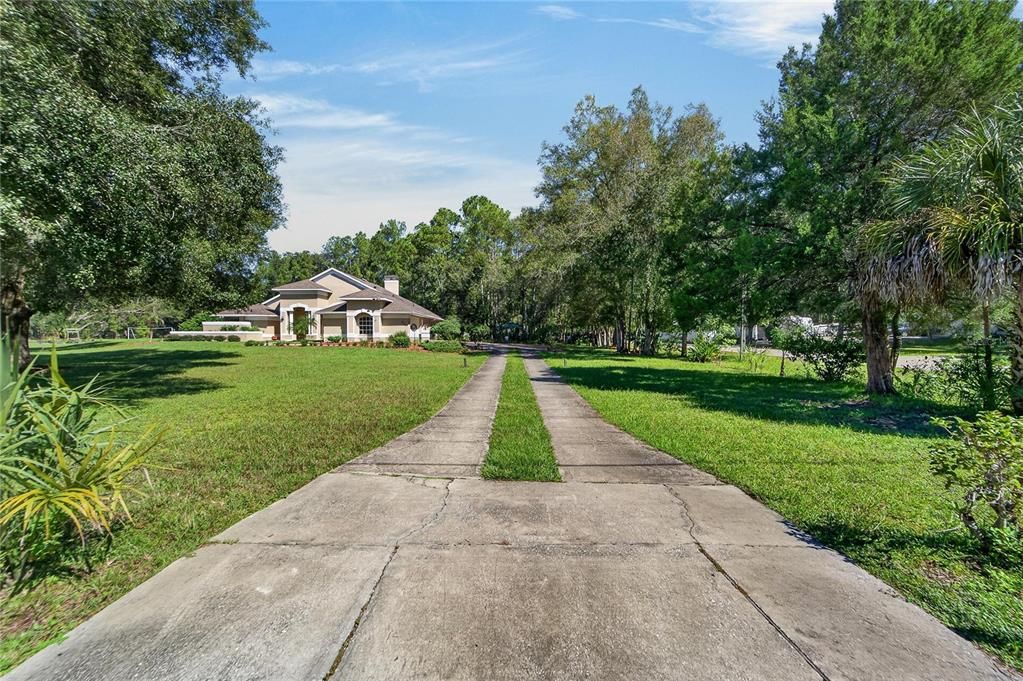 For Sale: $1,200,000 (3 beds, 3 baths, 2472 Square Feet)