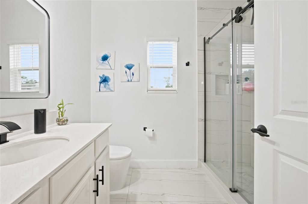 En Venta: $649,900 (4 camas, 3 baños, 2719 Pies cuadrados)