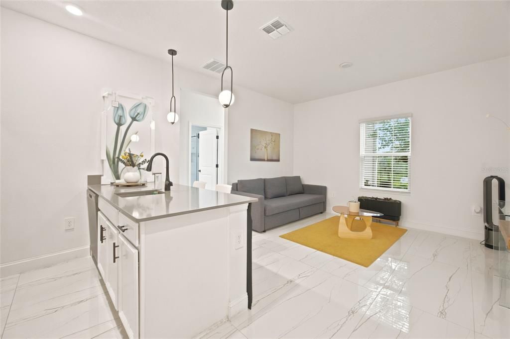 En Venta: $649,900 (4 camas, 3 baños, 2719 Pies cuadrados)