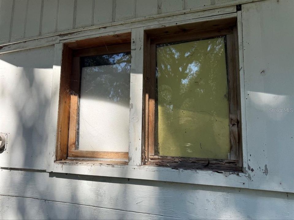 На продажу: $150,000 (2 спален, 1 ванн, 1014 Квадратных фут)