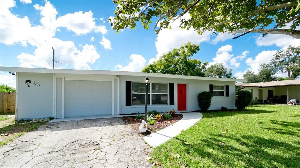 For Sale: $325,000 (4 beds, 3 baths, 2057 Square Feet)