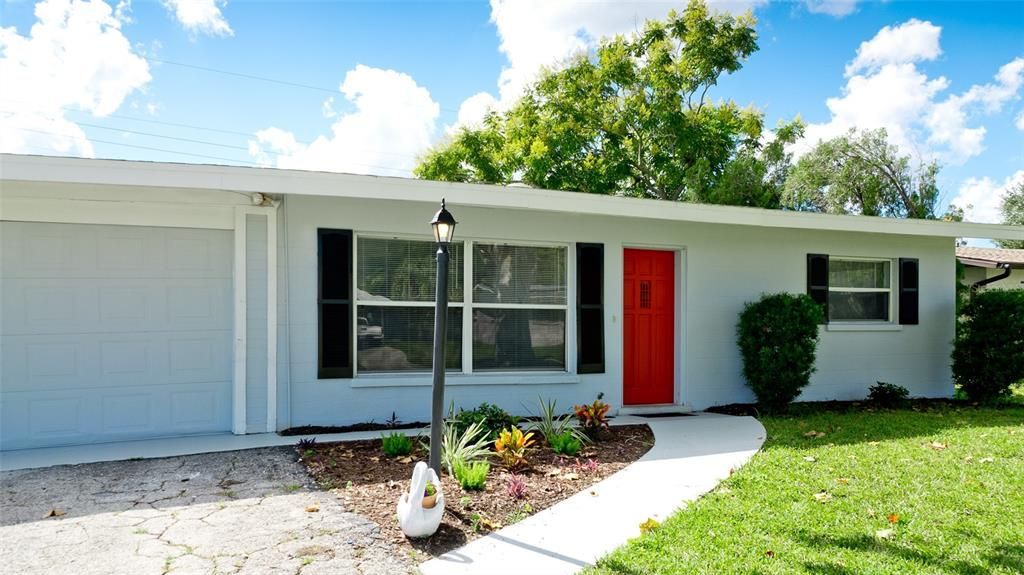 For Sale: $325,000 (4 beds, 3 baths, 2057 Square Feet)