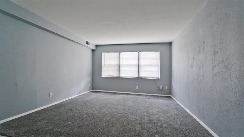 For Sale: $325,000 (4 beds, 3 baths, 2057 Square Feet)