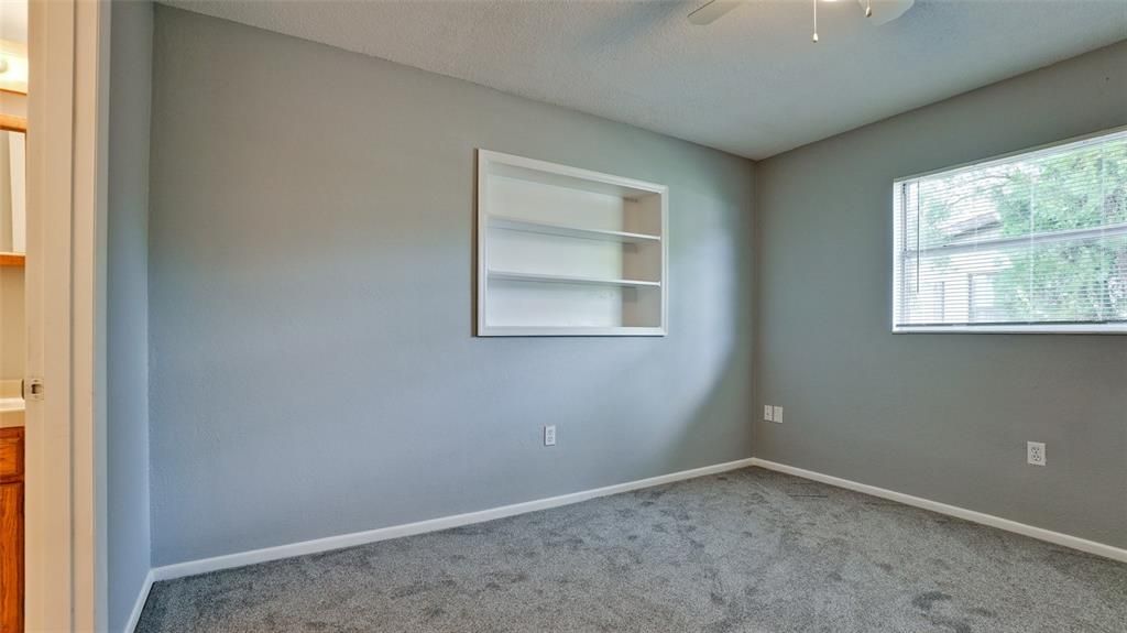 For Sale: $325,000 (4 beds, 3 baths, 2057 Square Feet)