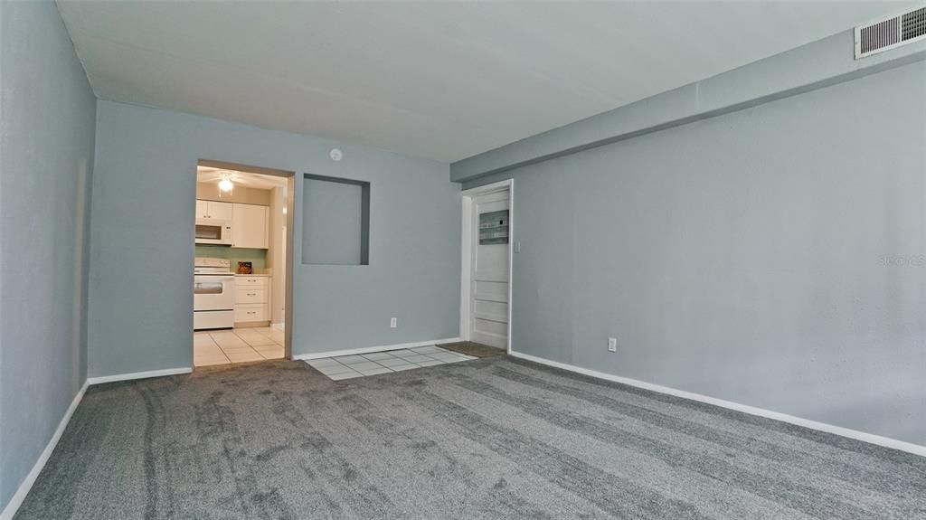 For Sale: $325,000 (4 beds, 3 baths, 2057 Square Feet)
