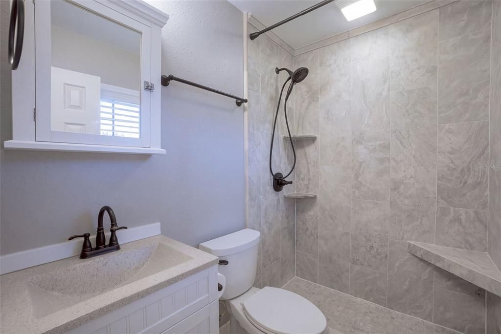 En Venta: $350,000 (3 camas, 2 baños, 1320 Pies cuadrados)