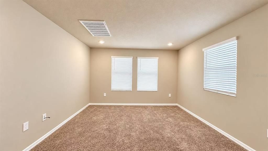 En Venta: $520,000 (4 camas, 3 baños, 2631 Pies cuadrados)