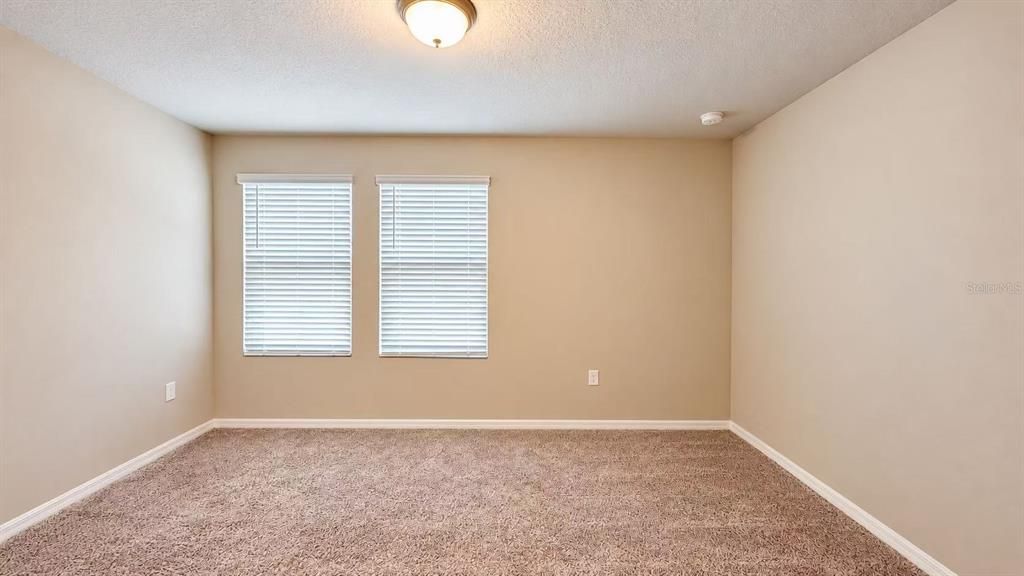 En Venta: $520,000 (4 camas, 3 baños, 2631 Pies cuadrados)