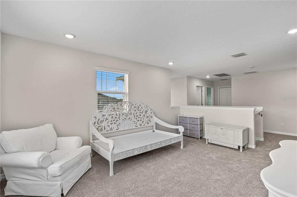 En Venta: $436,000 (4 camas, 3 baños, 2702 Pies cuadrados)