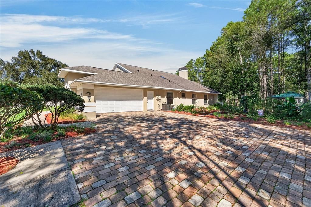 待售: $1,200,000 (1.15 acres)