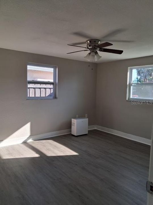 В аренду: $1,800 (3 спален, 2 ванн, 1075 Квадратных фут)