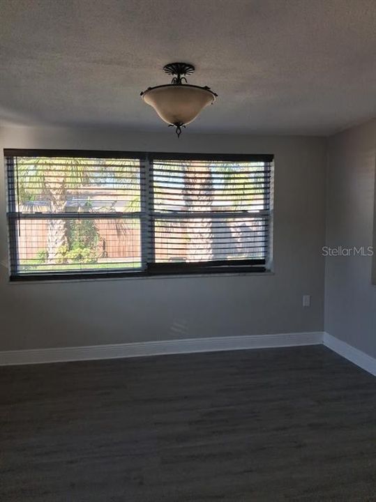 В аренду: $1,800 (3 спален, 2 ванн, 1075 Квадратных фут)
