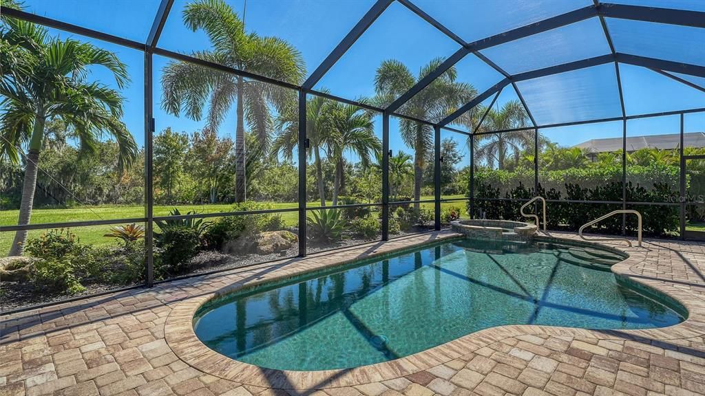 En Venta: $999,000 (4 camas, 2 baños, 2245 Pies cuadrados)