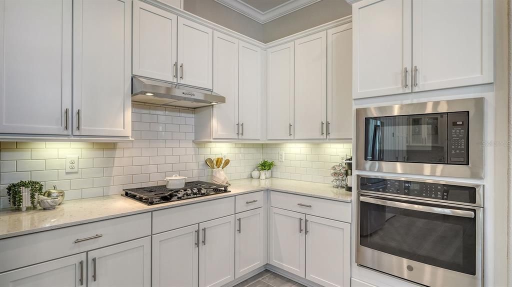 En Venta: $999,000 (4 camas, 2 baños, 2245 Pies cuadrados)
